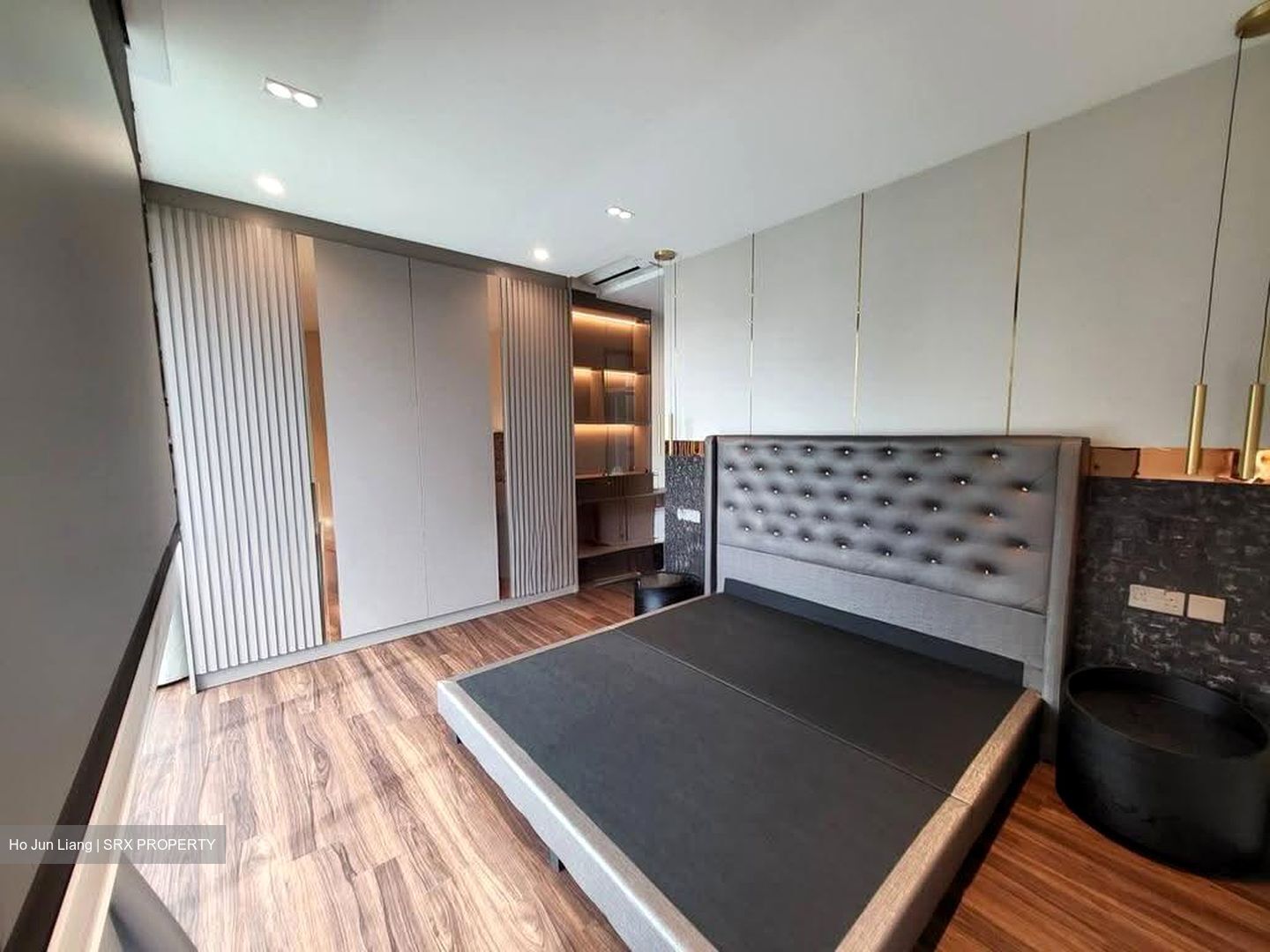 RiverGate (D9), Apartment #637376261